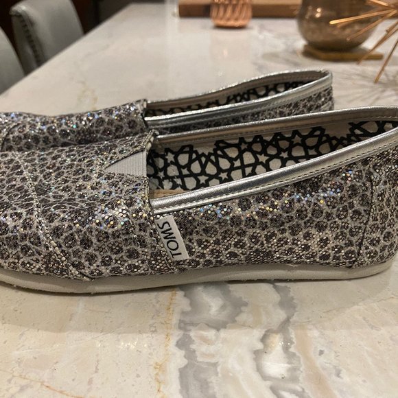 TOMS - new without tags - sparkle - Picture 1 of 5